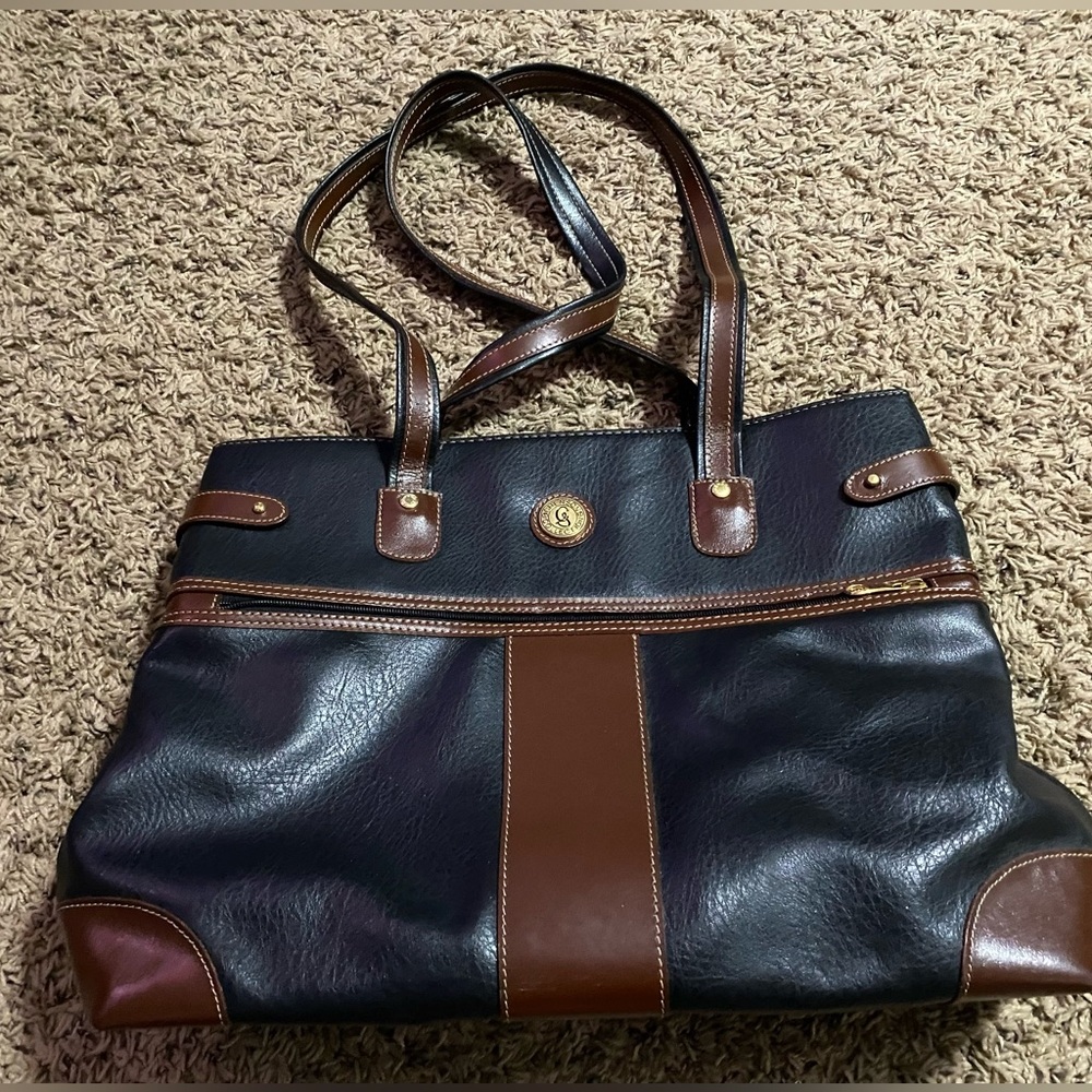 Chenson Collection Women’s Big Handbag / Totebag 17” across and 12” in length